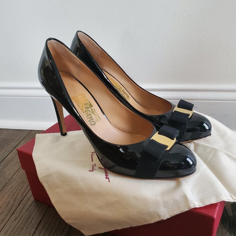 Salvatore Ferragamo Pimpa Black Leather Heals 9.5
